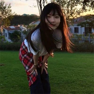 属于她们的片刻